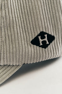 Boné Veludo Cotelê